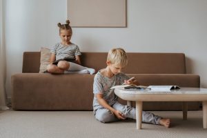 Cum să-ți organizezi timpul de învățare în sesiune fără stres